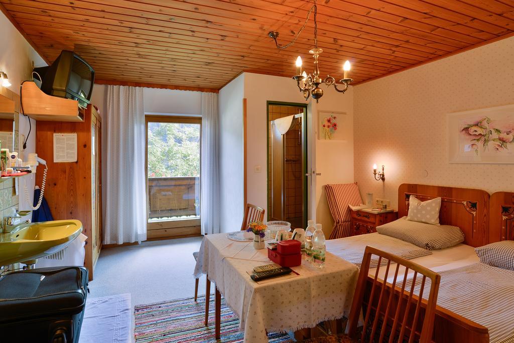 Haus Bergheimat - Familie Oberacher Guest House Fulpmes Room photo